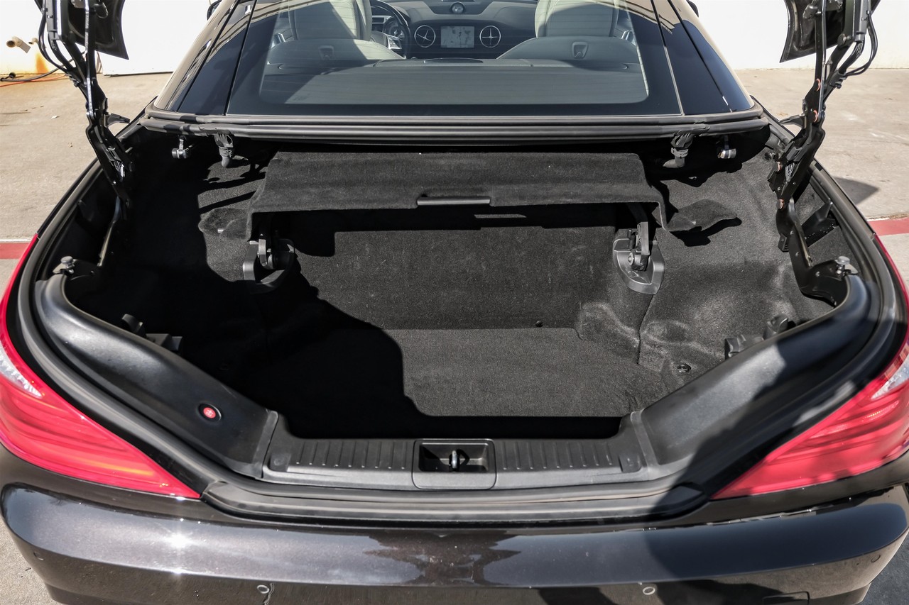 Mercedes-Benz SL 400 Vehicle Main Gallery Image 43