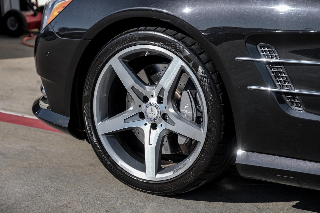 Mercedes-Benz SL 400 Vehicle Main Gallery Image 47