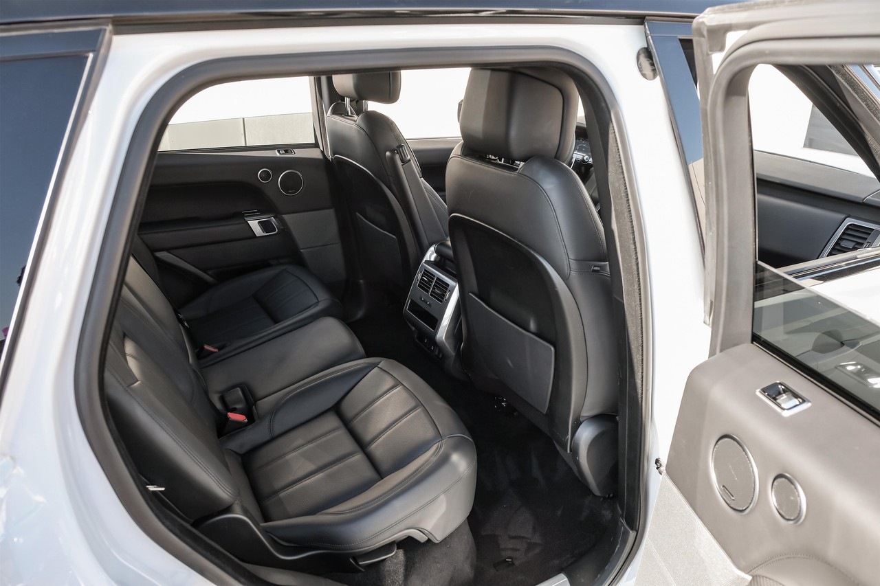 Land Rover Range Rover Sport Vehicle Main Gallery Image 33