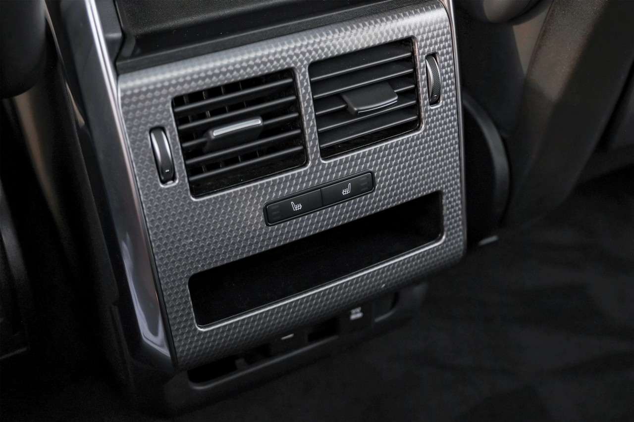 Land Rover Range Rover Sport Vehicle Main Gallery Image 34