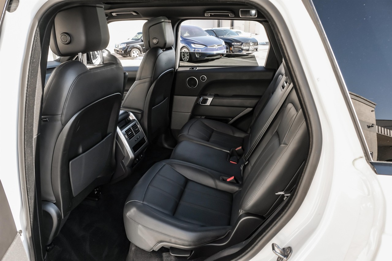 Land Rover Range Rover Sport Vehicle Main Gallery Image 35