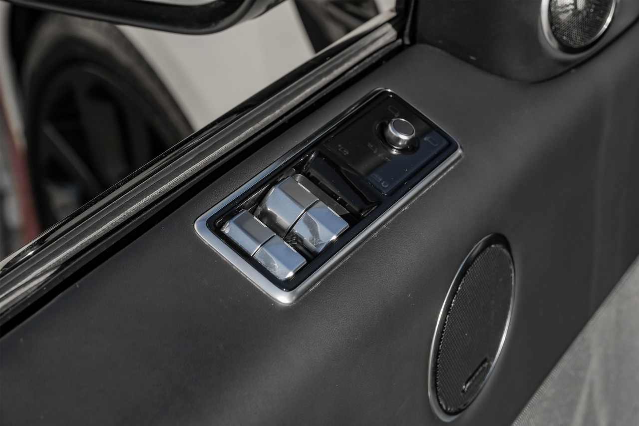 Land Rover Range Rover Sport Vehicle Main Gallery Image 40