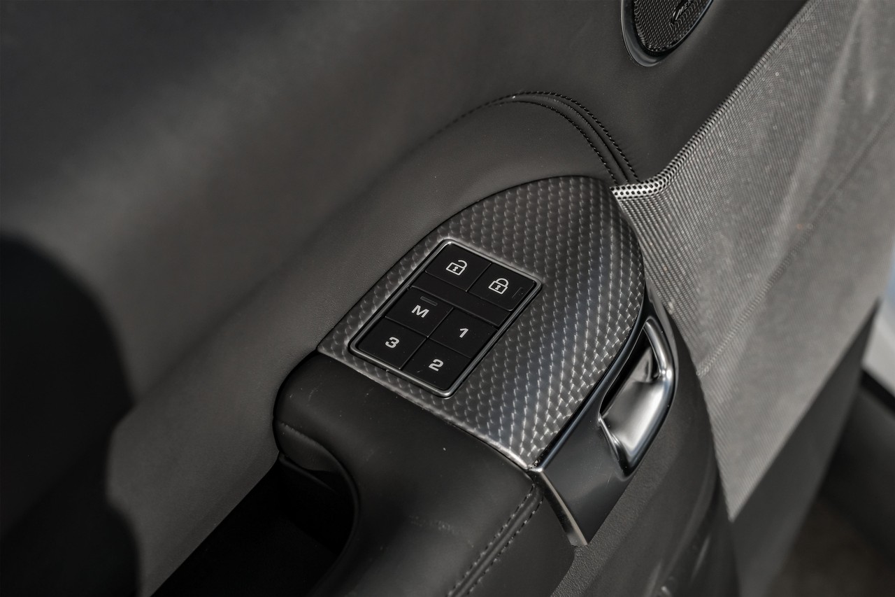 Land Rover Range Rover Sport Vehicle Main Gallery Image 41