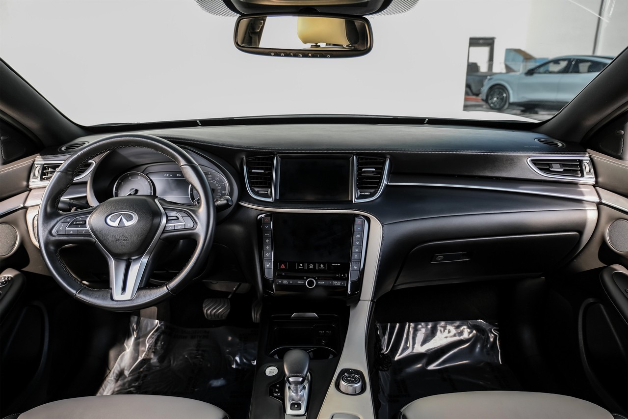 INFINITI QX55 Vehicle Main Gallery Image 14