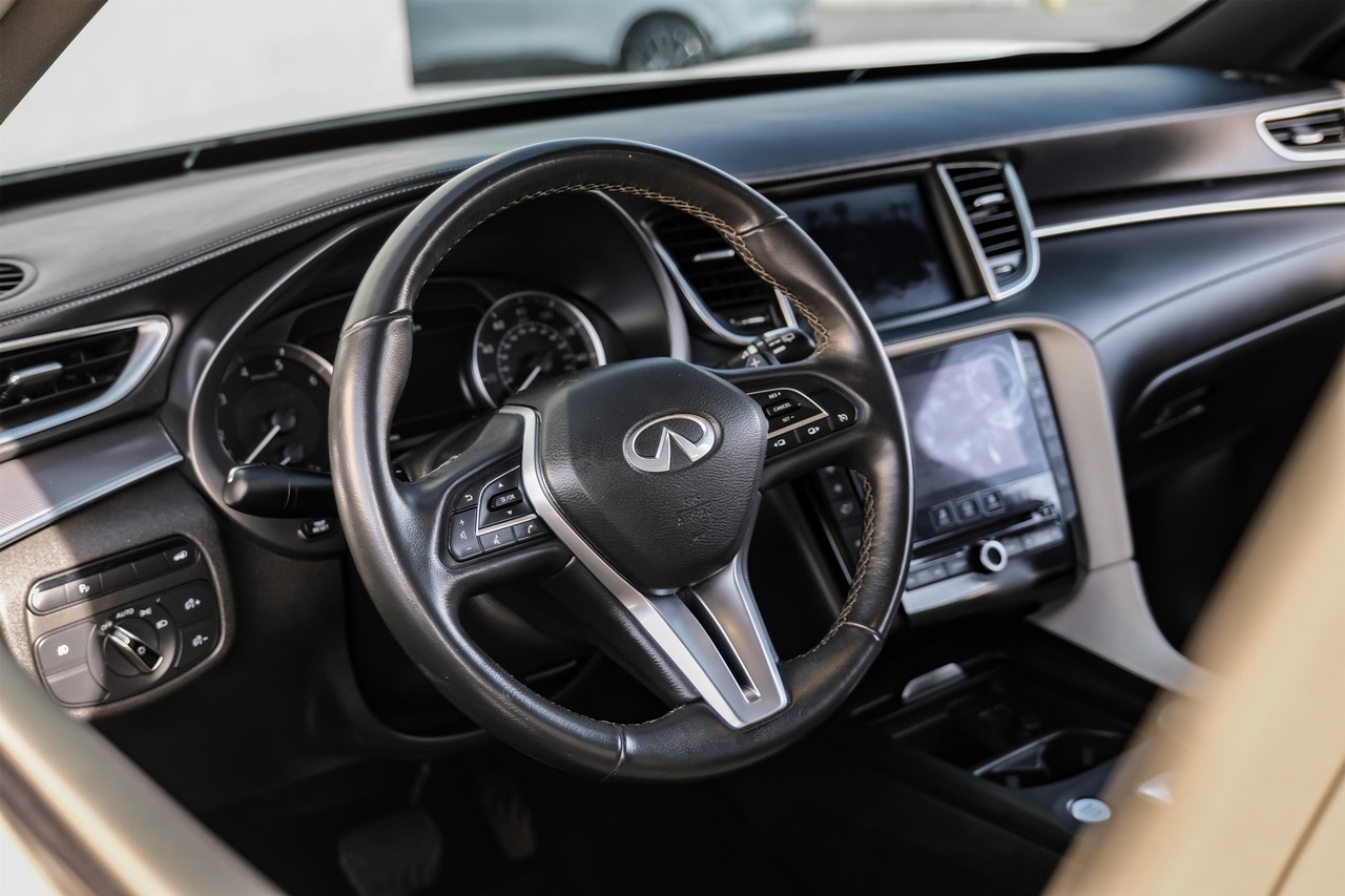 INFINITI QX55 Vehicle Main Gallery Image 15