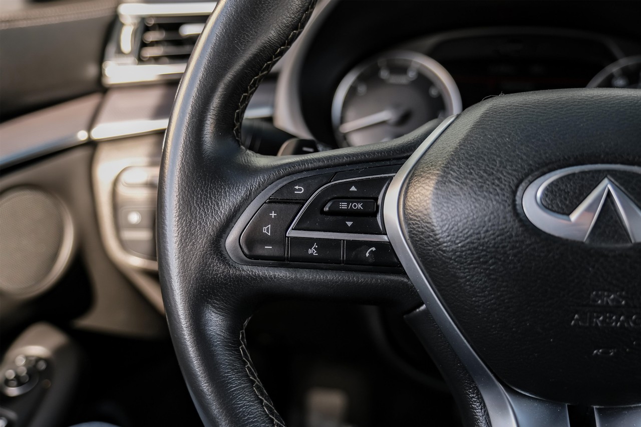 INFINITI QX55 Vehicle Main Gallery Image 16