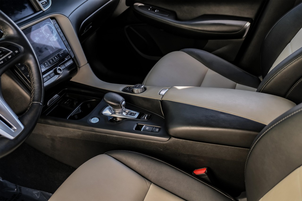 INFINITI QX55 Vehicle Main Gallery Image 23