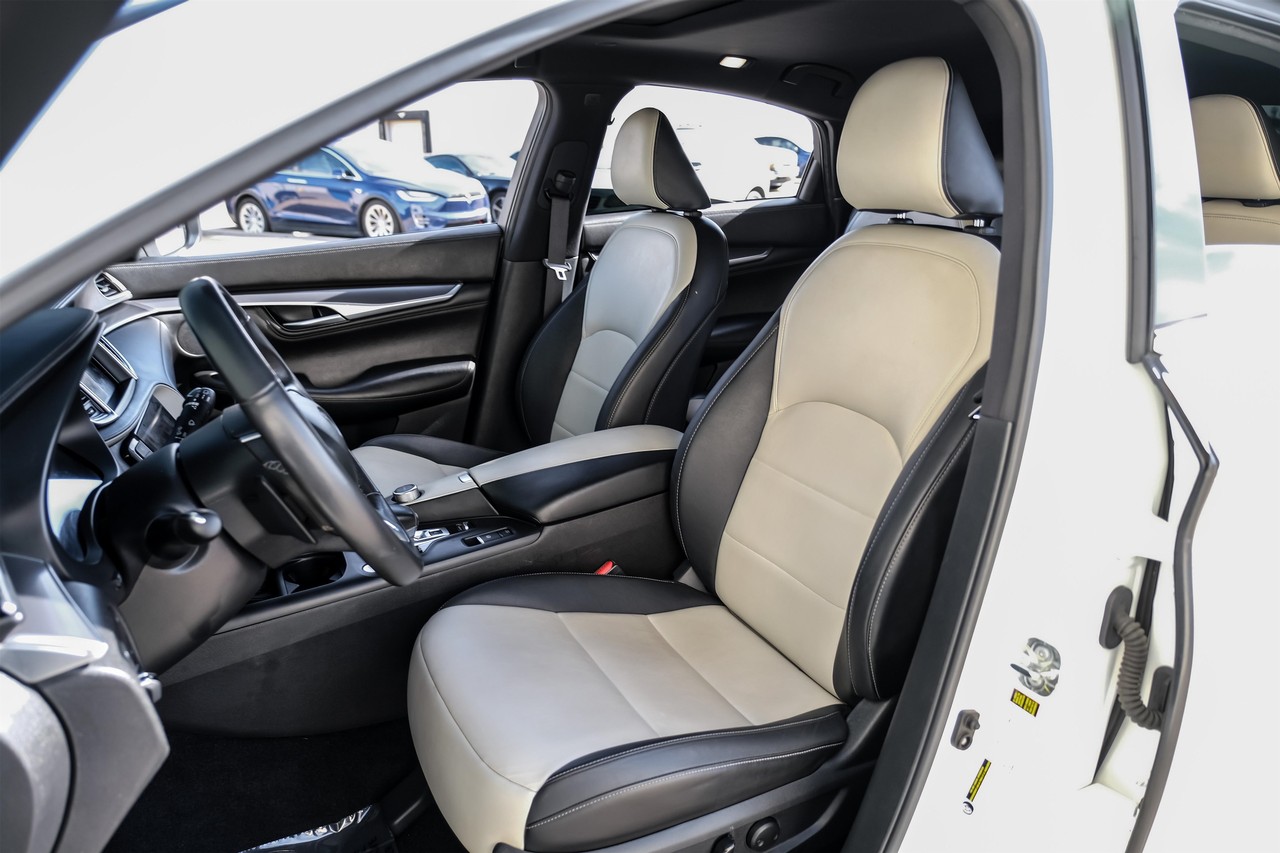 INFINITI QX55 Vehicle Main Gallery Image 31