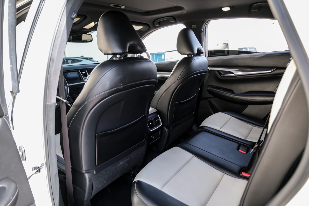 INFINITI QX55 Vehicle Main Gallery Image 37