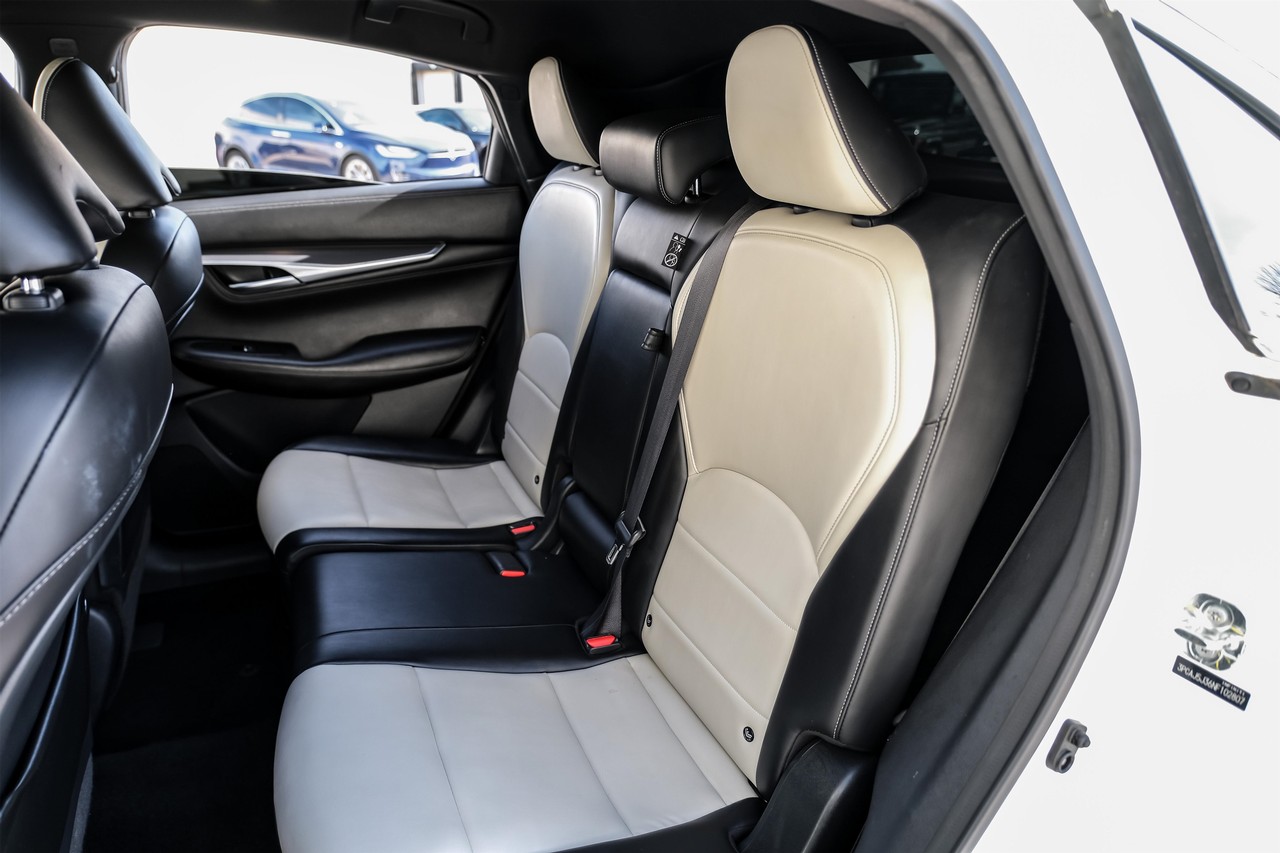 INFINITI QX55 Vehicle Main Gallery Image 38