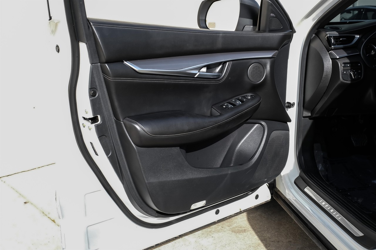 INFINITI QX55 Vehicle Main Gallery Image 39