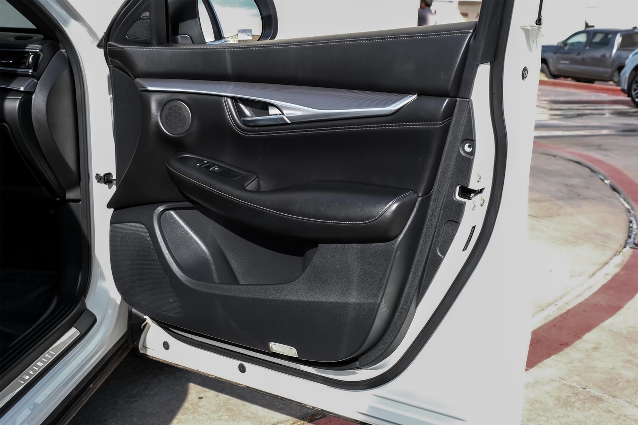 INFINITI QX55 Vehicle Main Gallery Image 41