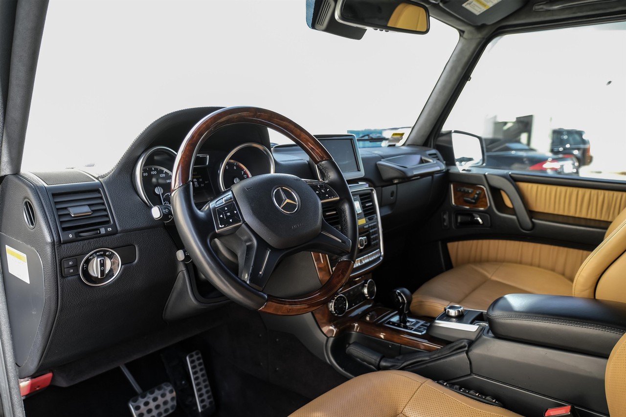 Mercedes-Benz G 550 Vehicle Main Gallery Image 03