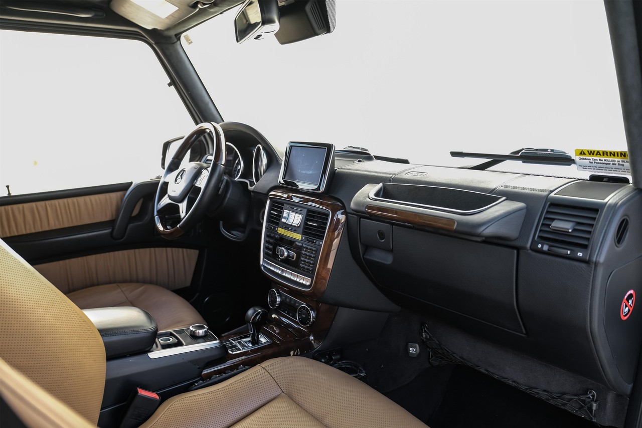 Mercedes-Benz G 550 Vehicle Main Gallery Image 12