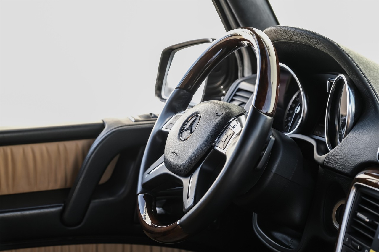 Mercedes-Benz G 550 Vehicle Main Gallery Image 13