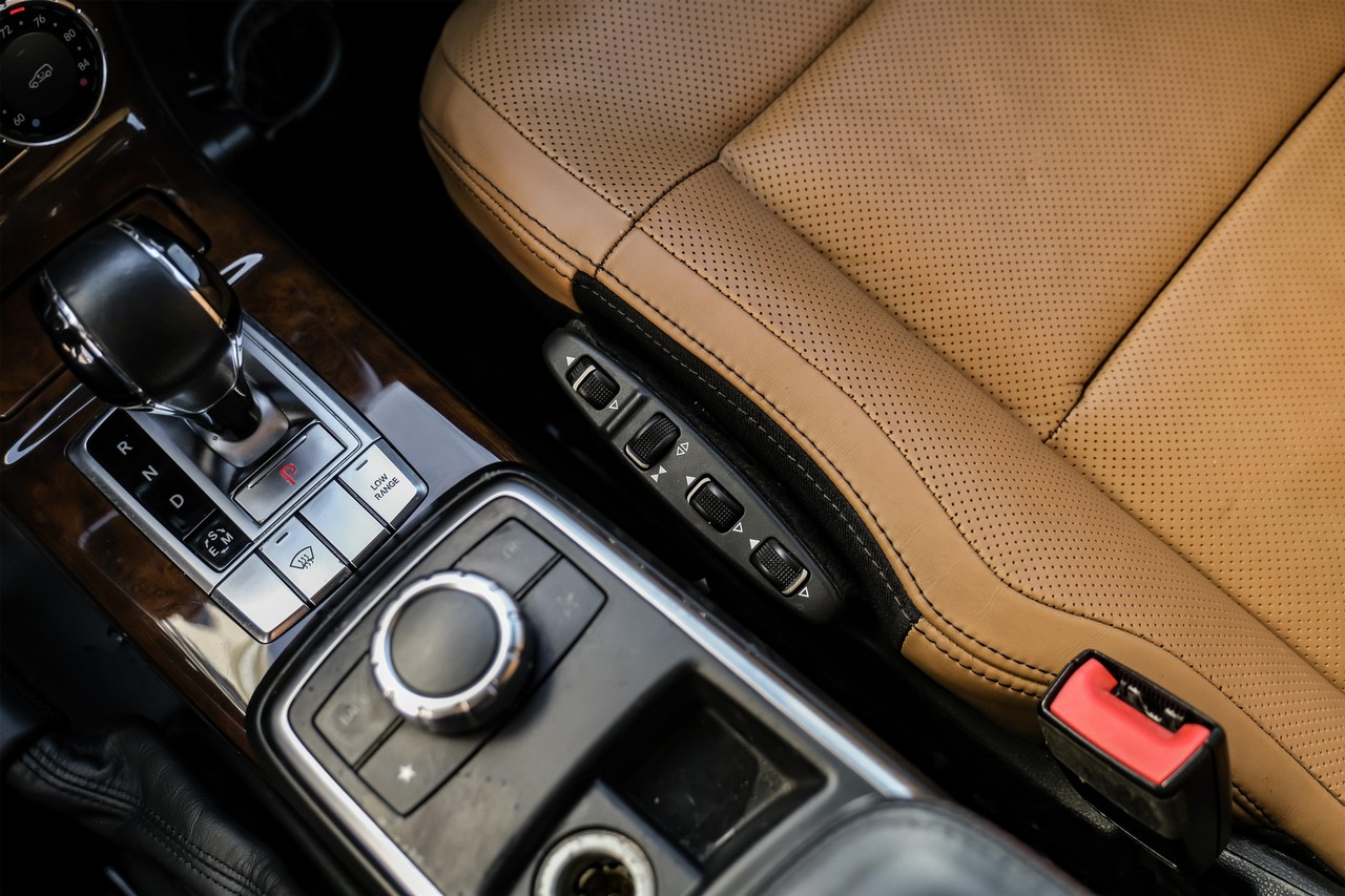 Mercedes-Benz G 550 Vehicle Main Gallery Image 25