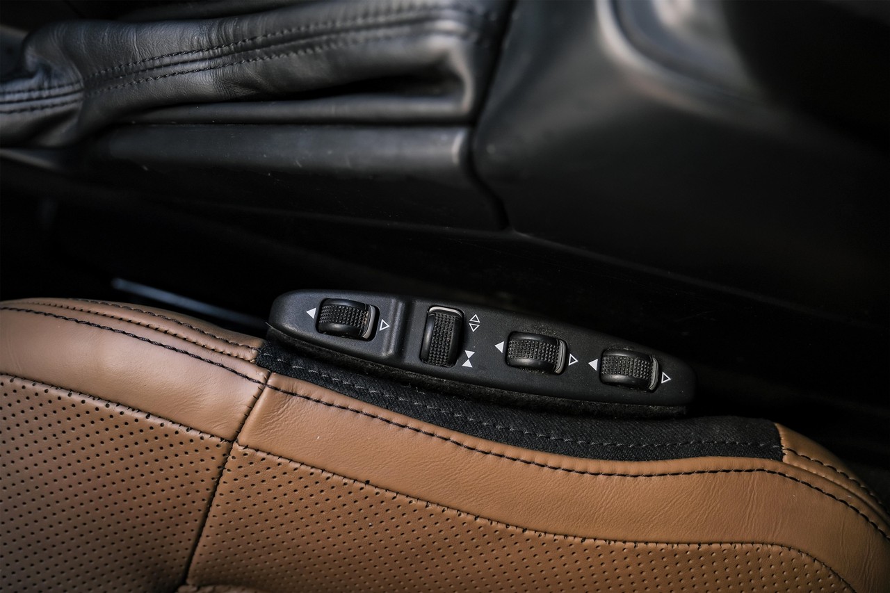 Mercedes-Benz G 550 Vehicle Main Gallery Image 26