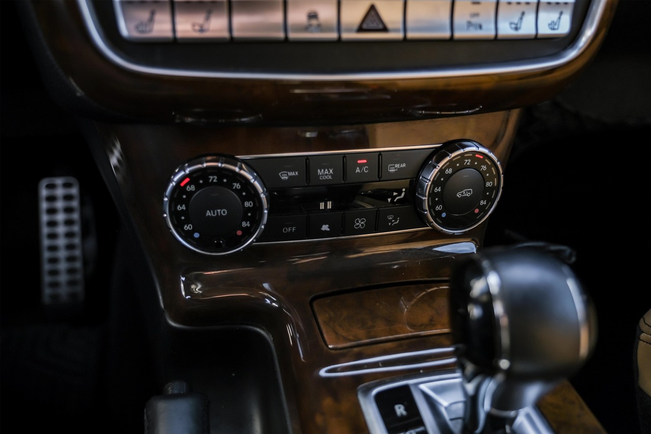 Mercedes-Benz G 550 Vehicle Main Gallery Image 27