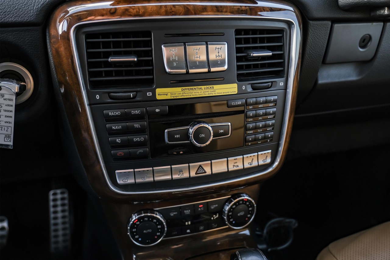 Mercedes-Benz G 550 Vehicle Main Gallery Image 28