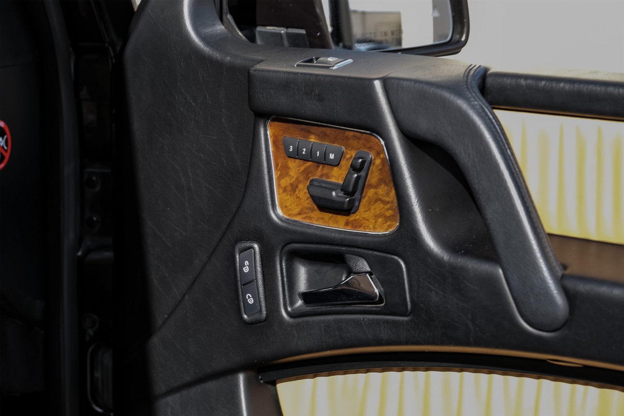 Mercedes-Benz G 550 Vehicle Main Gallery Image 44