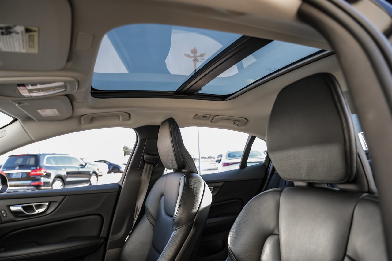 Volvo S60 Vehicle Main Gallery Image 05