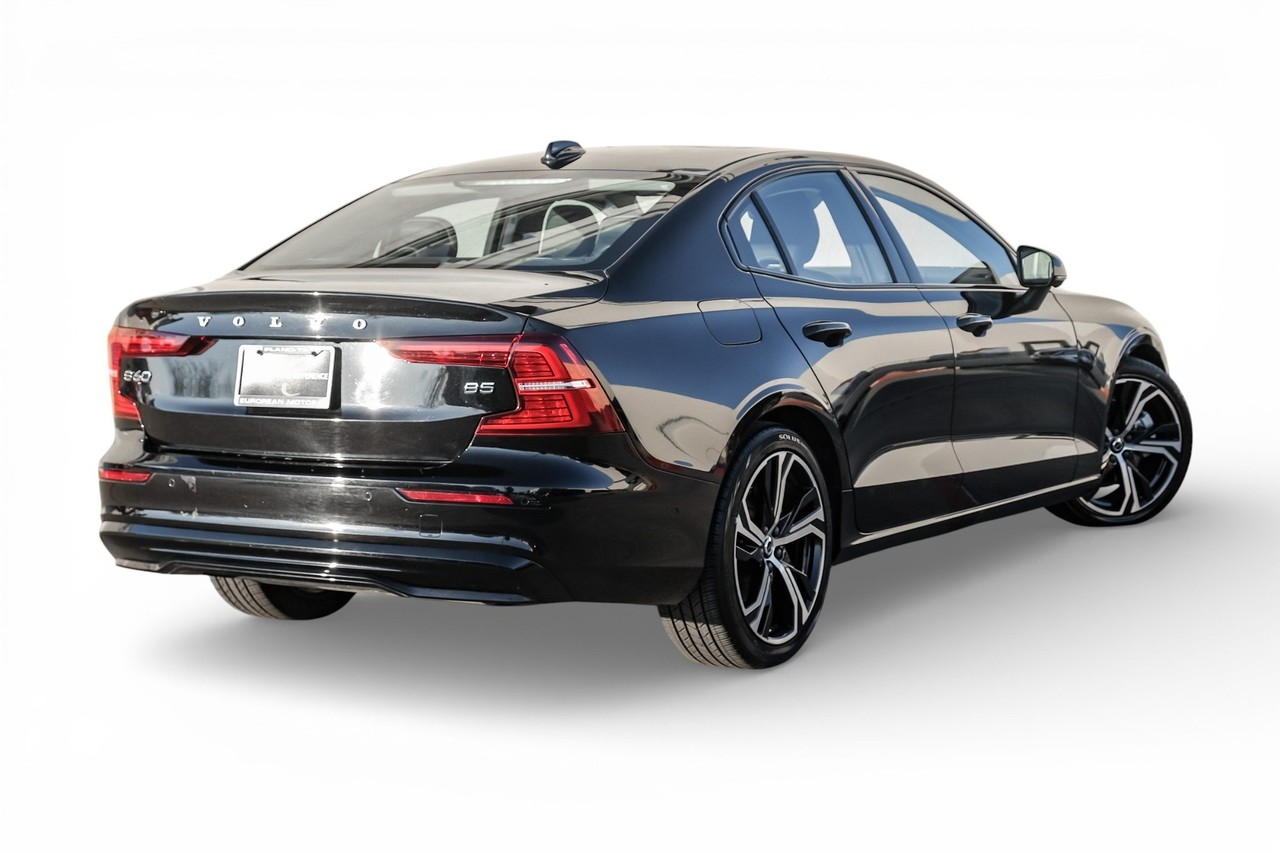 Volvo S60 Vehicle Main Gallery Image 09