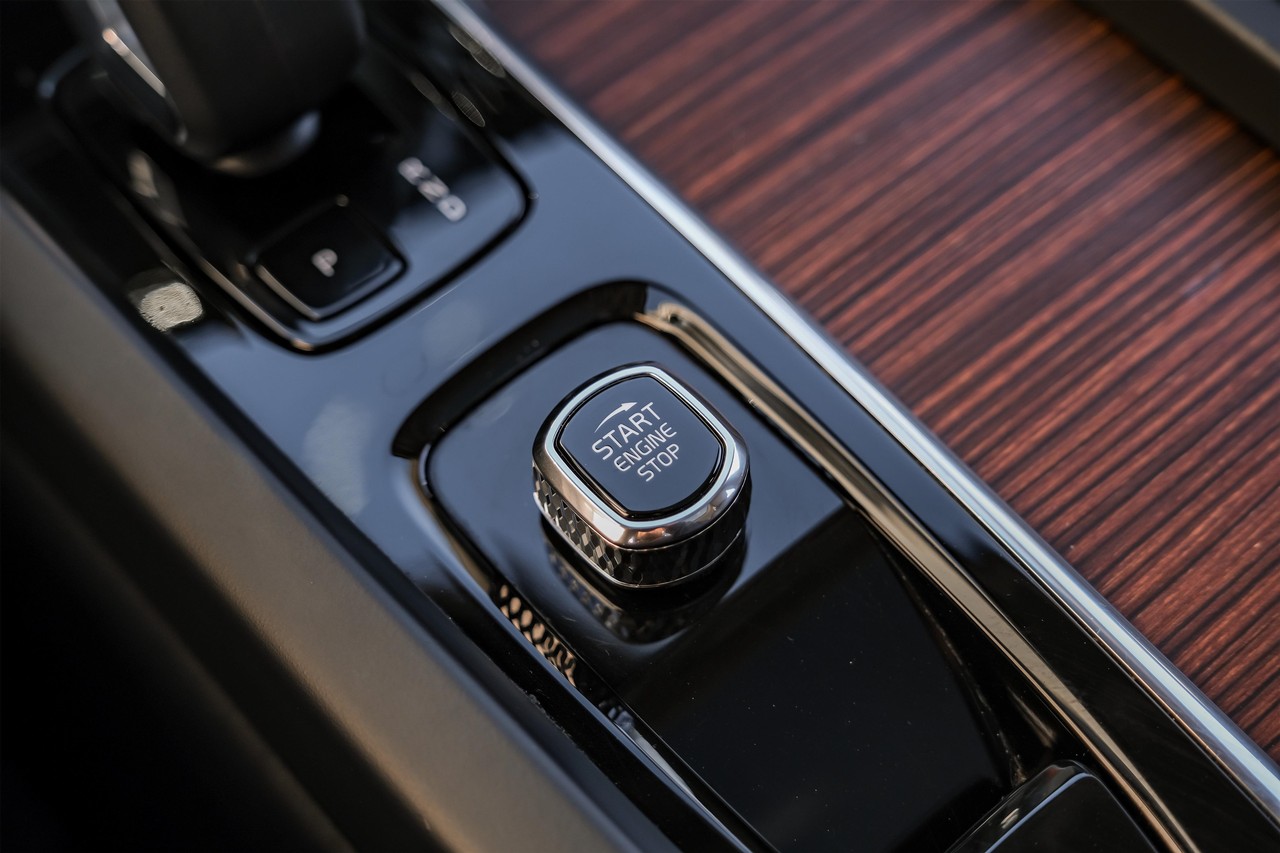 Volvo S60 Vehicle Main Gallery Image 18