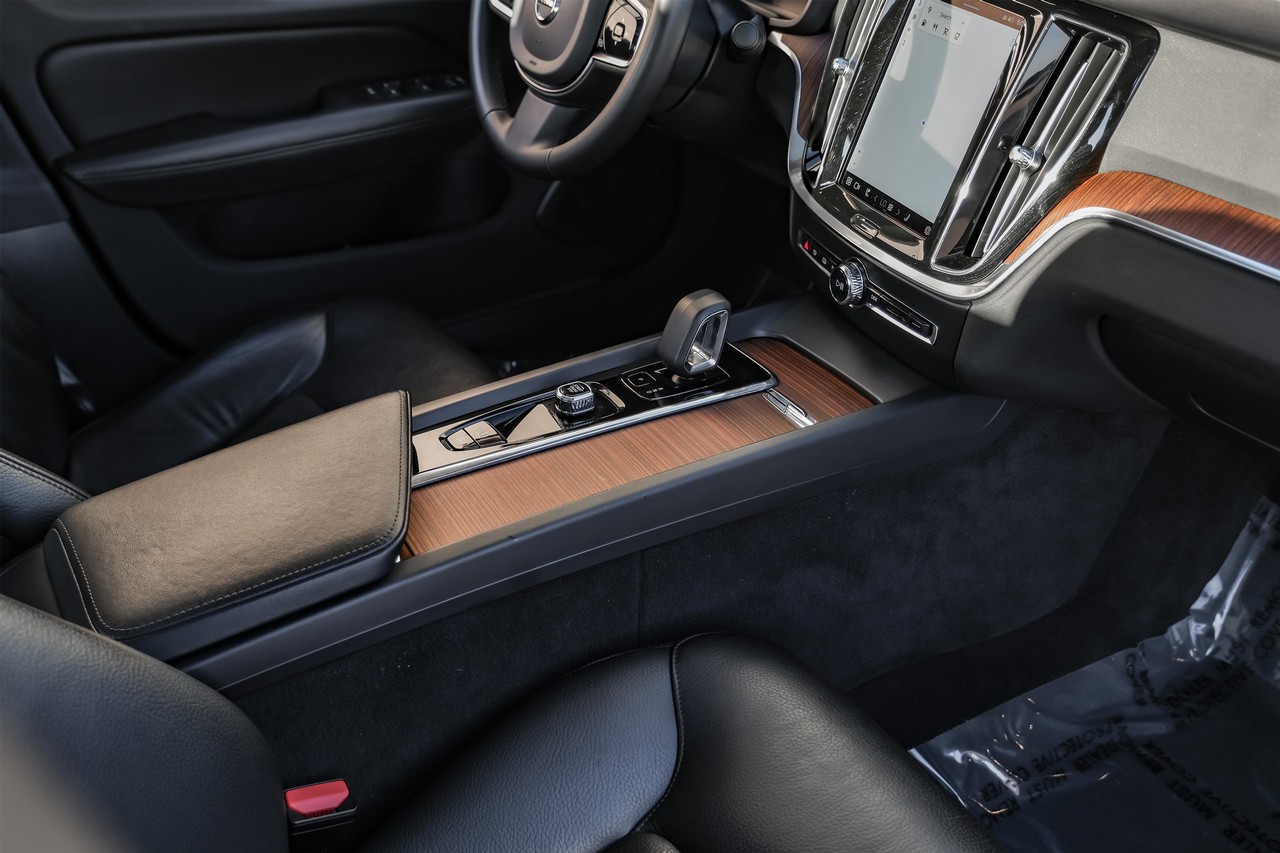 Volvo S60 Vehicle Main Gallery Image 23