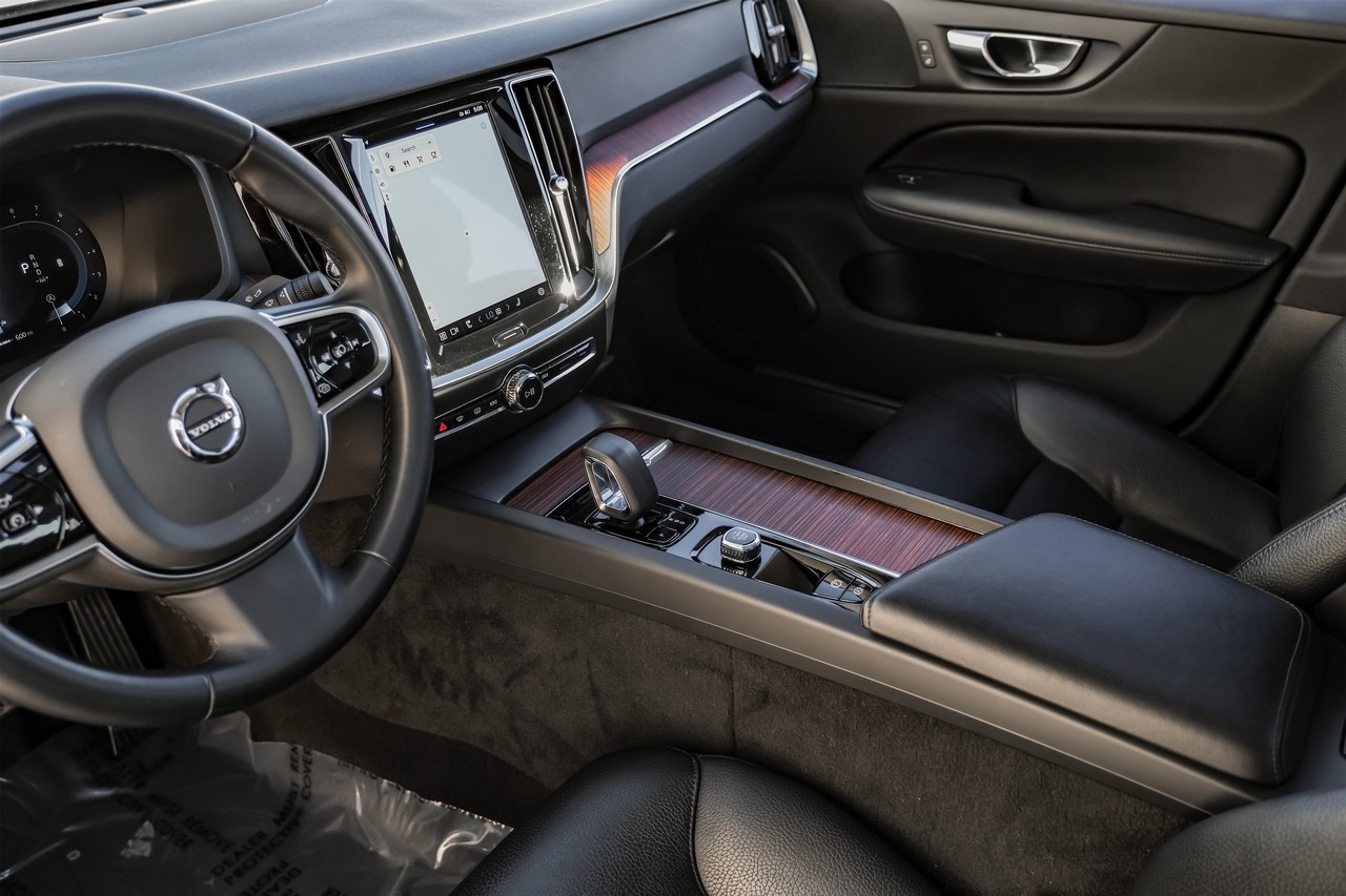 Volvo S60 Vehicle Main Gallery Image 24