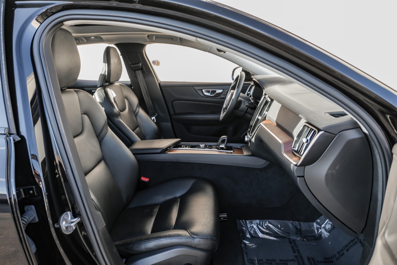 Volvo S60 Vehicle Main Gallery Image 30