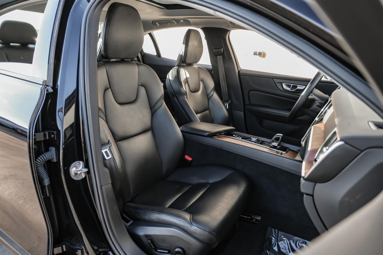 Volvo S60 Vehicle Main Gallery Image 31