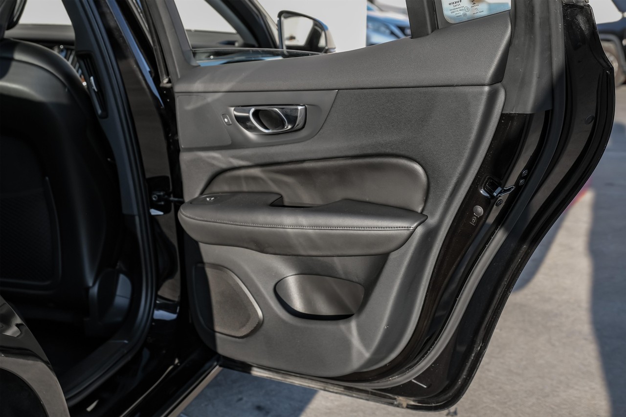 Volvo S60 Vehicle Main Gallery Image 42