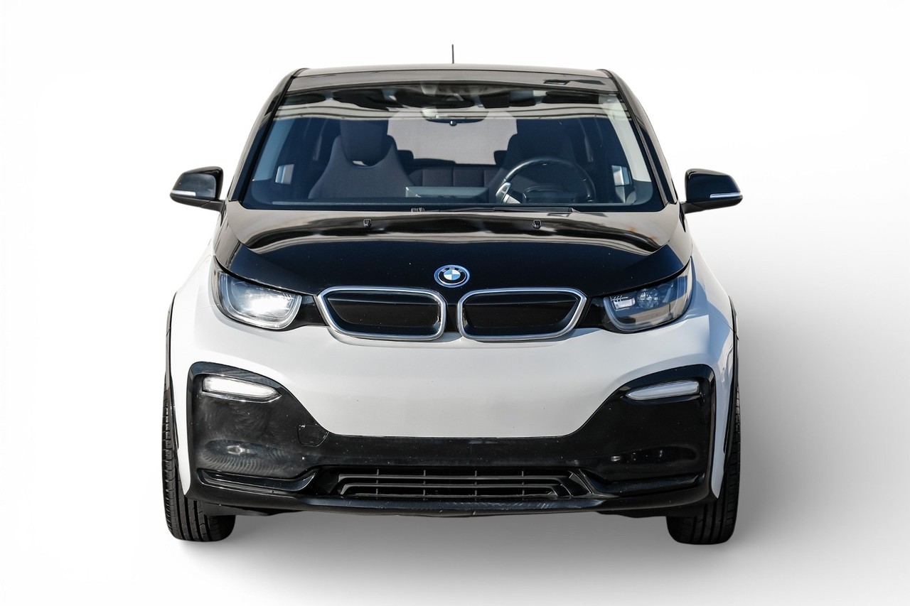 BMW i3 Vehicle Main Gallery Image 05