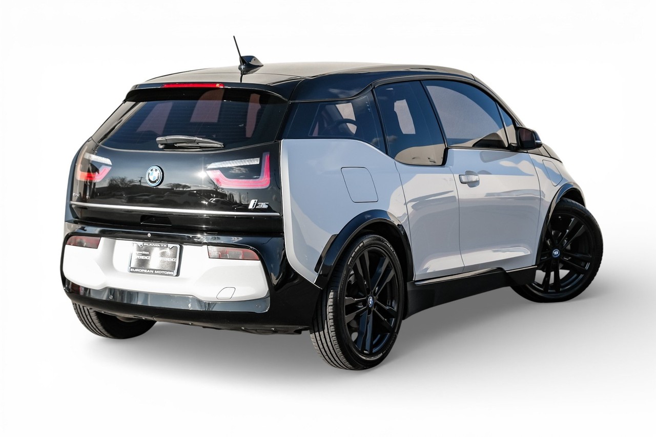 BMW i3 Vehicle Main Gallery Image 08