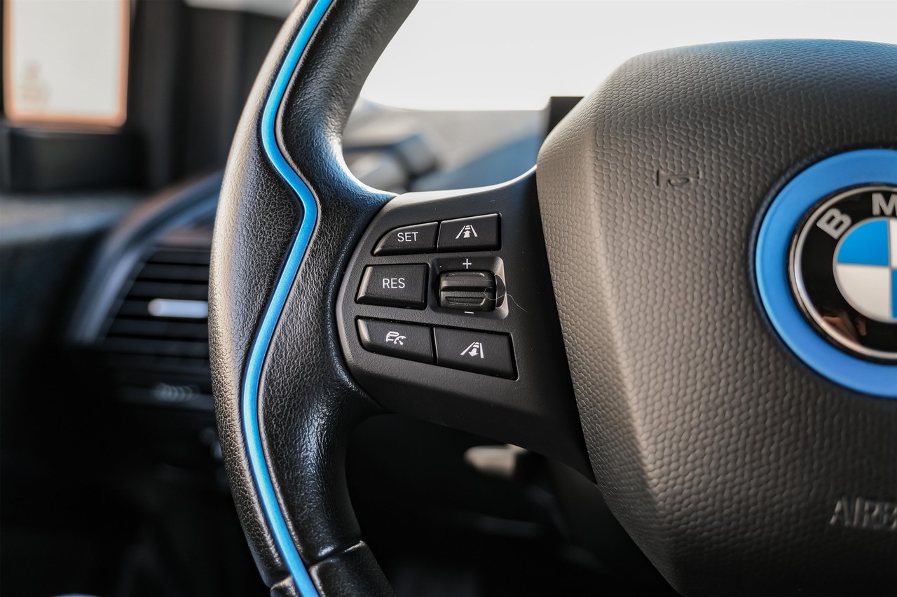 BMW i3 Vehicle Main Gallery Image 12