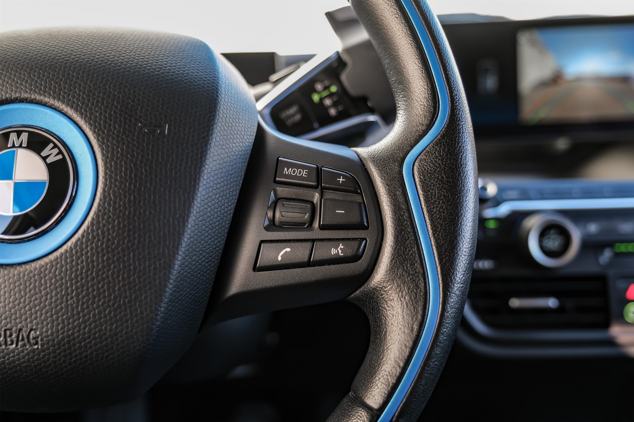 BMW i3 Vehicle Main Gallery Image 13