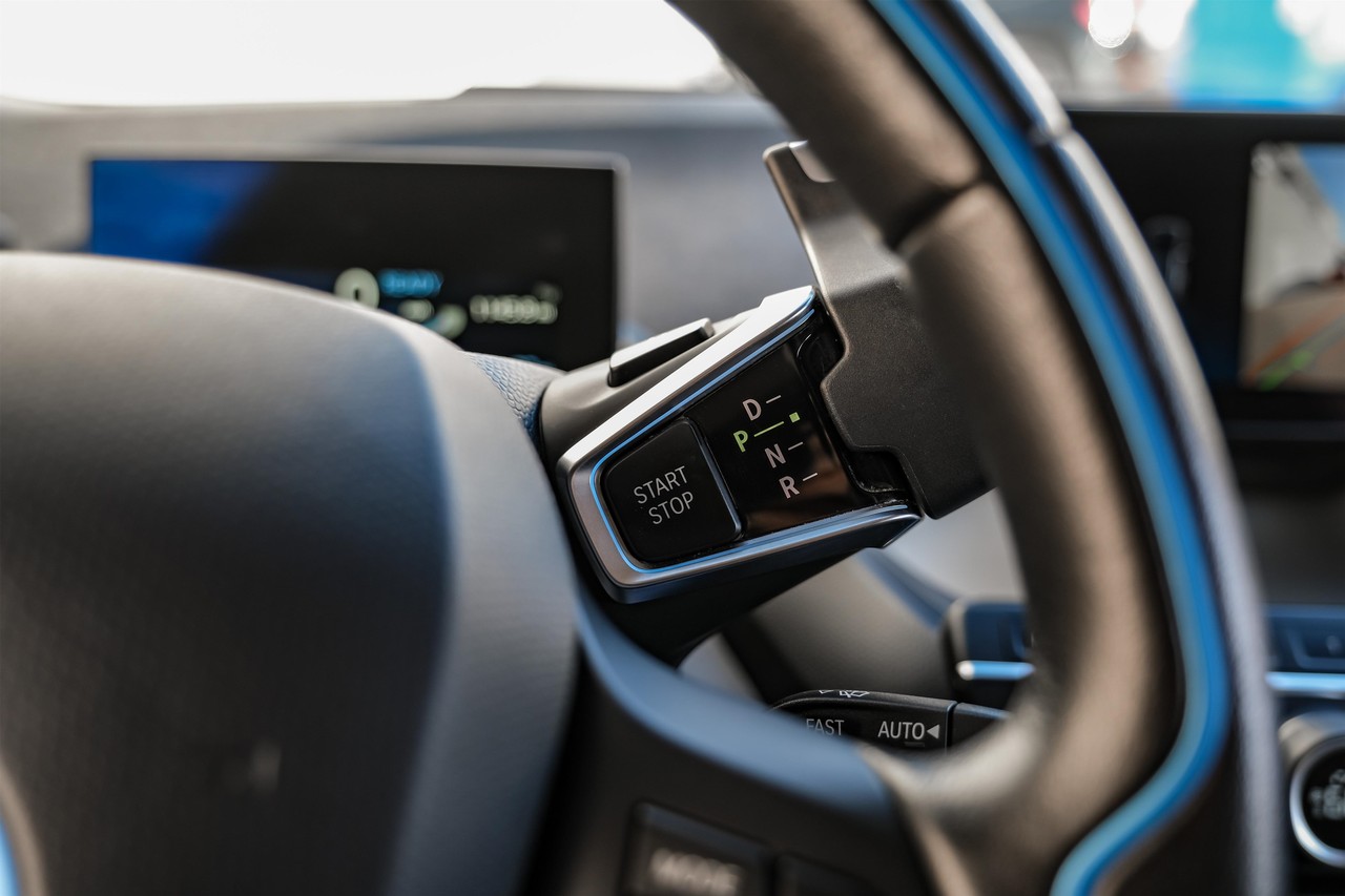 BMW i3 Vehicle Main Gallery Image 14