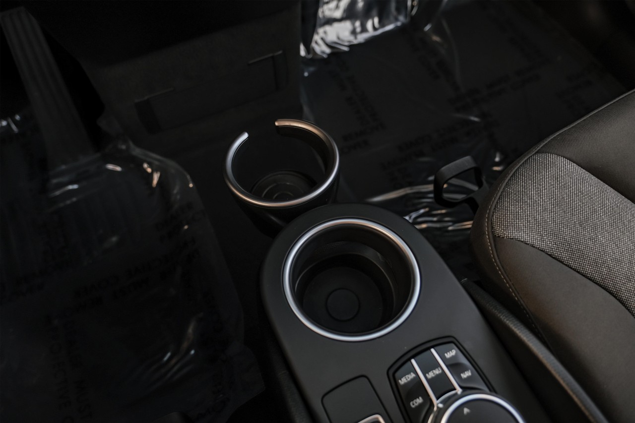 BMW i3 Vehicle Main Gallery Image 22