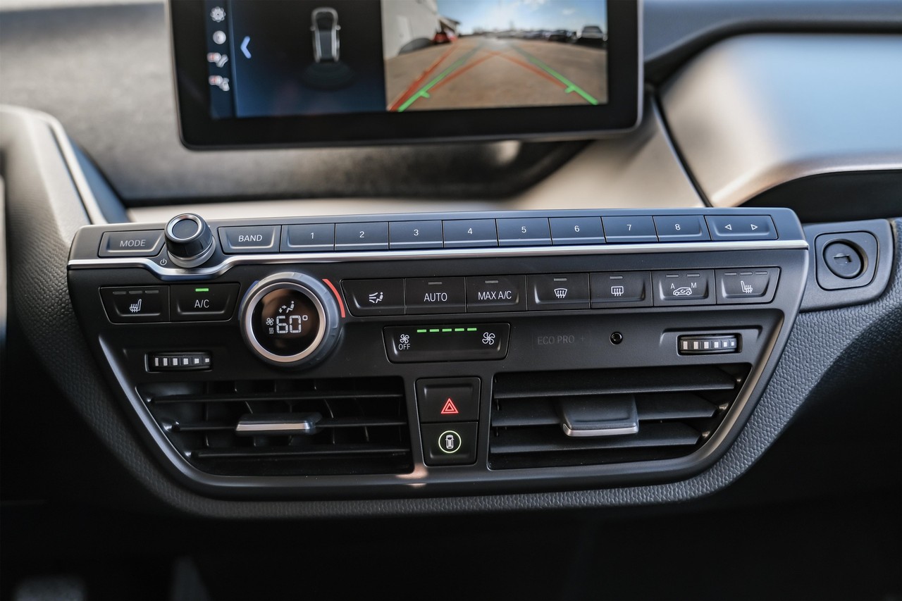 BMW i3 Vehicle Main Gallery Image 23