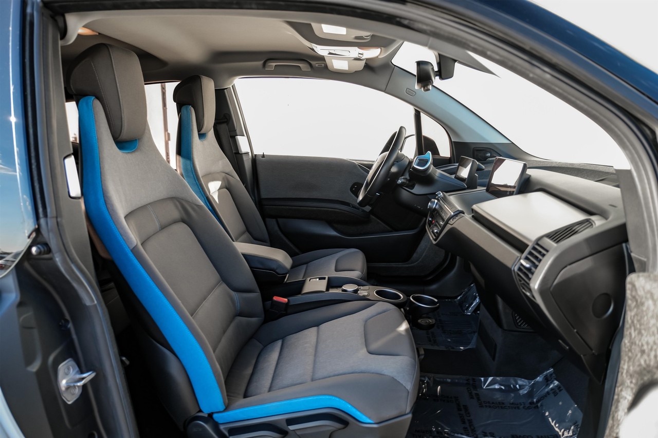 BMW i3 Vehicle Main Gallery Image 29