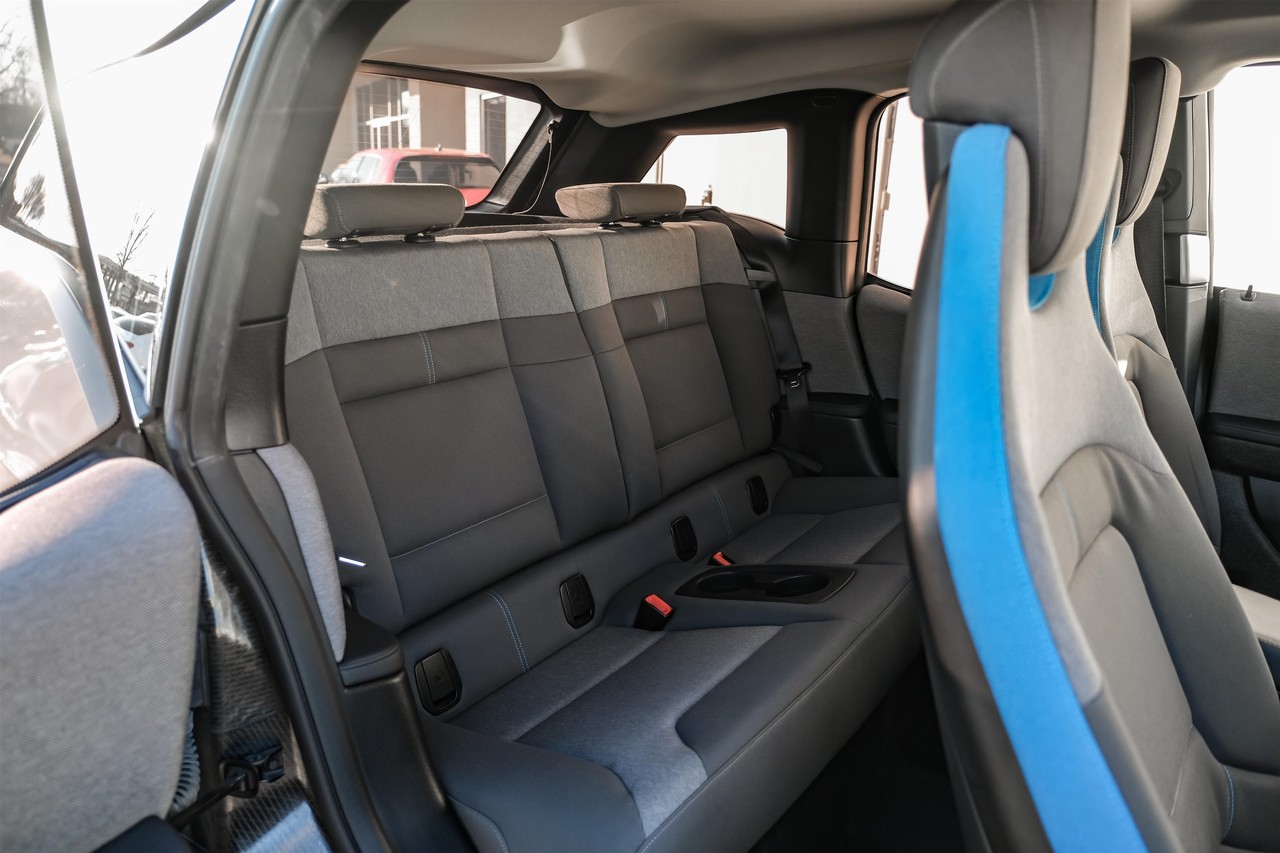 BMW i3 Vehicle Main Gallery Image 31