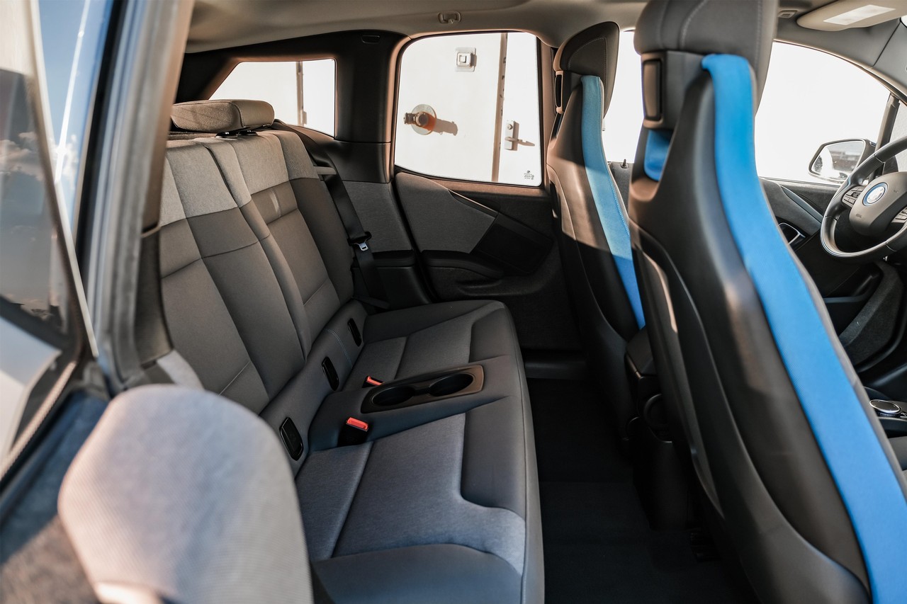 BMW i3 Vehicle Main Gallery Image 32