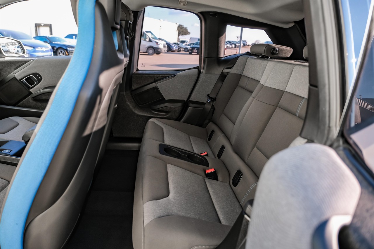 BMW i3 Vehicle Main Gallery Image 33