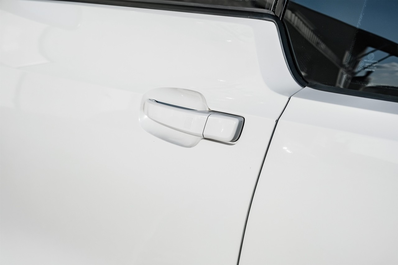 BMW i3 Vehicle Main Gallery Image 35