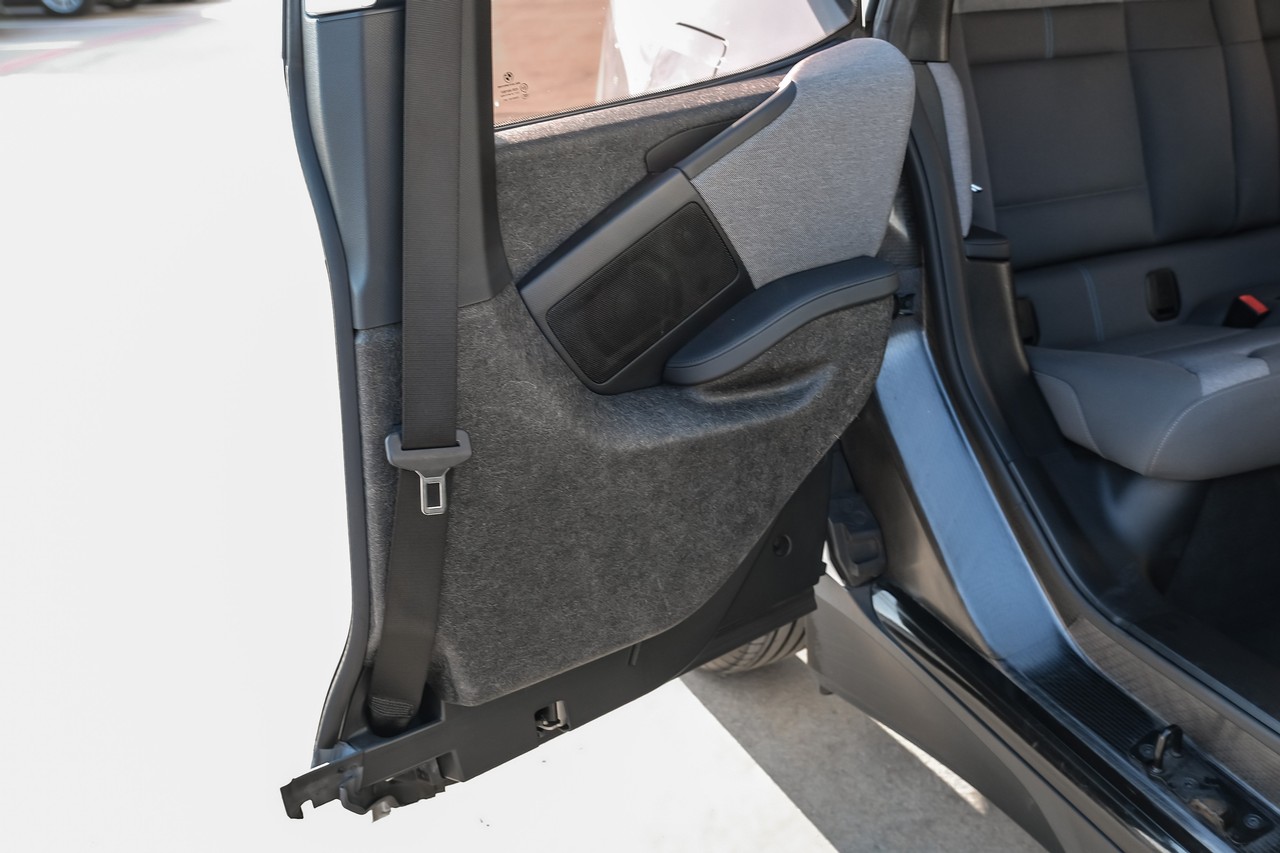 BMW i3 Vehicle Main Gallery Image 40