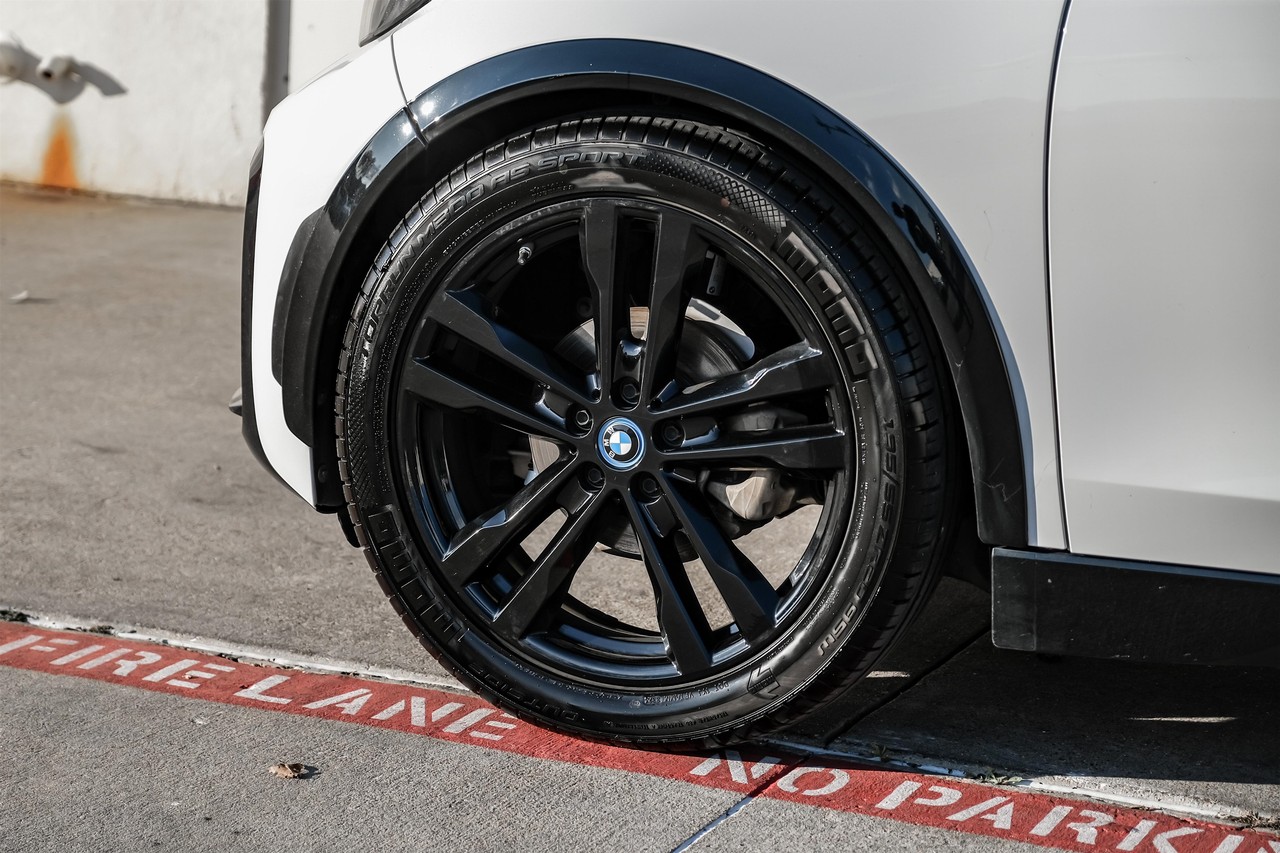 BMW i3 Vehicle Main Gallery Image 47