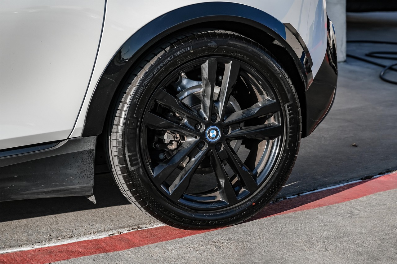 BMW i3 Vehicle Main Gallery Image 48