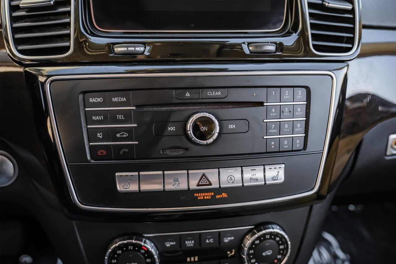 Mercedes-Benz GLS 450 Vehicle Main Gallery Image 26