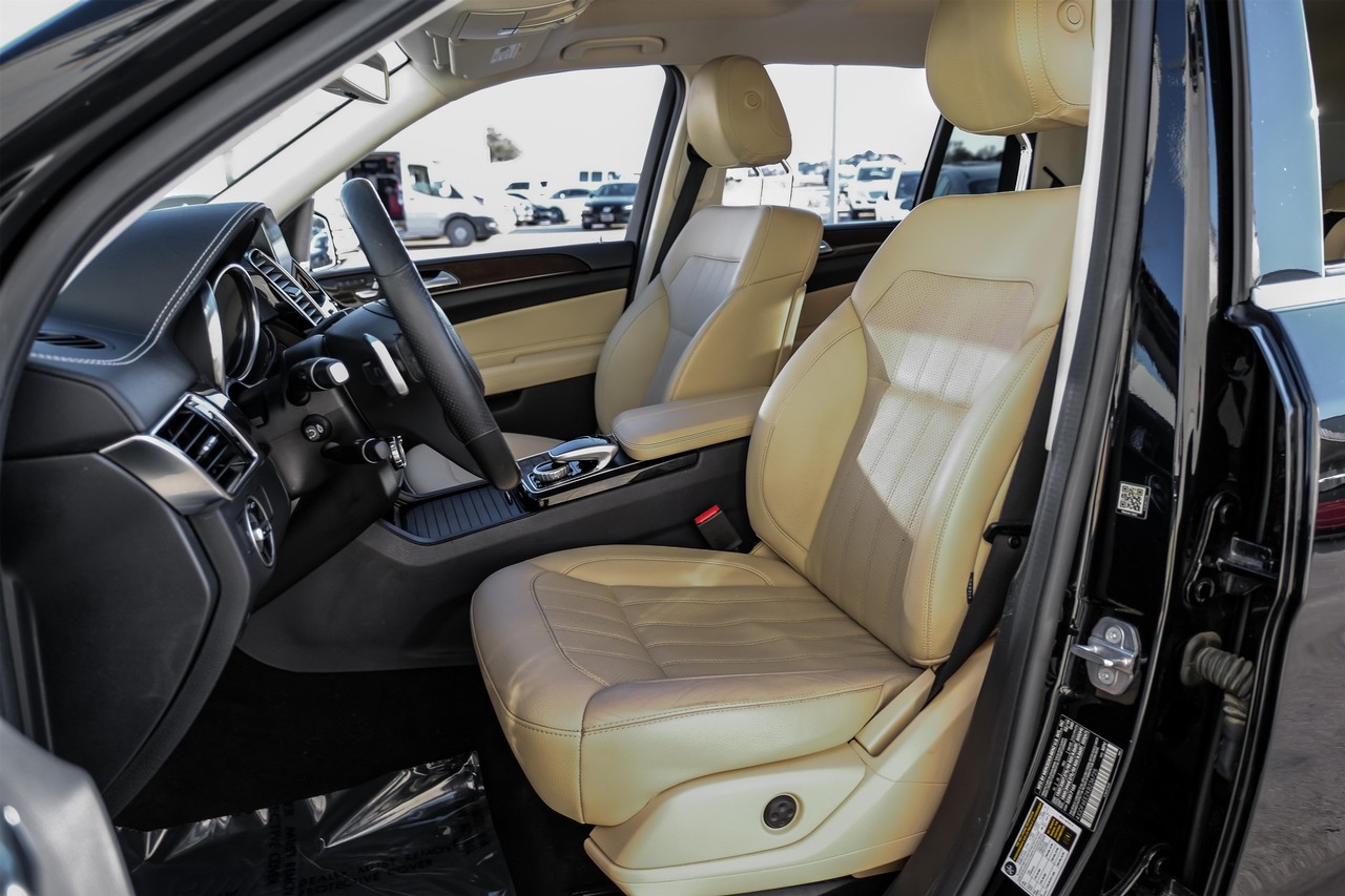 Mercedes-Benz GLS 450 Vehicle Main Gallery Image 32