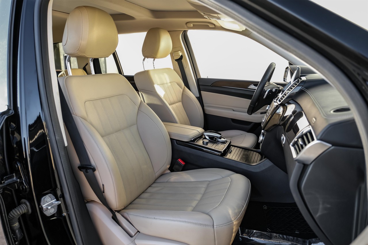 Mercedes-Benz GLS 450 Vehicle Main Gallery Image 34